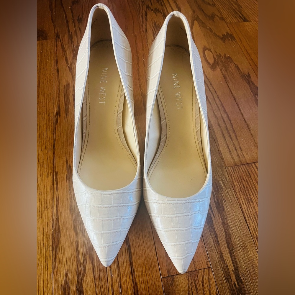 Nine West Cream Textured Women's Shoes